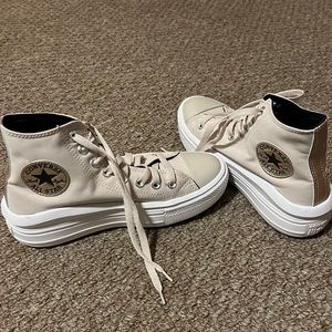 Converse Chuck Taylor All Star Hi Move Platform Sneaker. Womens size 6.5.